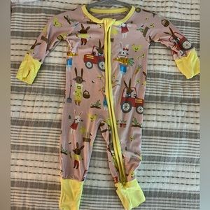 Little sleepies petal hop to it